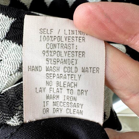 Gorgeous Sz S Whimsigoth Black and Cream Lace Dress with Full Lining Corpgoth - Picture 6 of 6